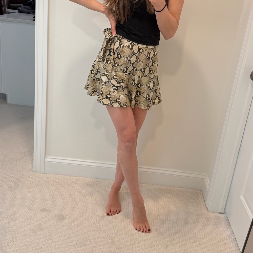 Zara snakeskin print mini skort with fabric belt - brand new, size xs